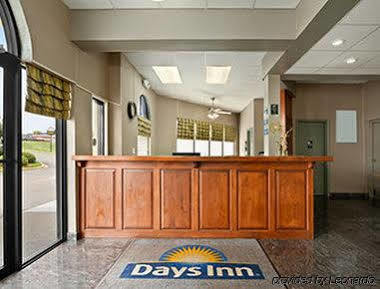 Days Inn By Wyndham Orangeburg Exteriör bild