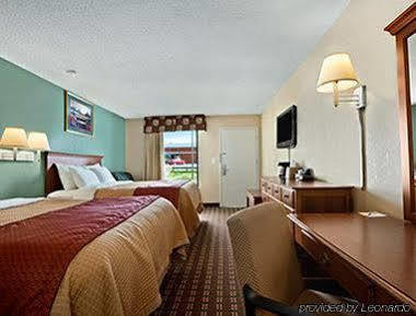 Days Inn By Wyndham Orangeburg Exteriör bild