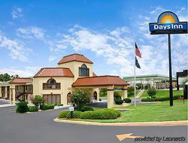 Days Inn By Wyndham Orangeburg Exteriör bild